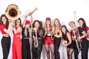 (Bild für) Musiksommer am WKW - Desperate Brasswives - GAWOI!