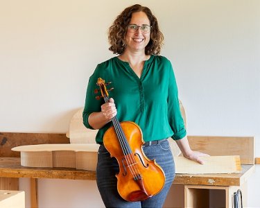 (Bild für) Vortrag: Katharina Neumüller: „Vom Baum zur Geige – Handwerk und Geschichte des Geigenbaus“